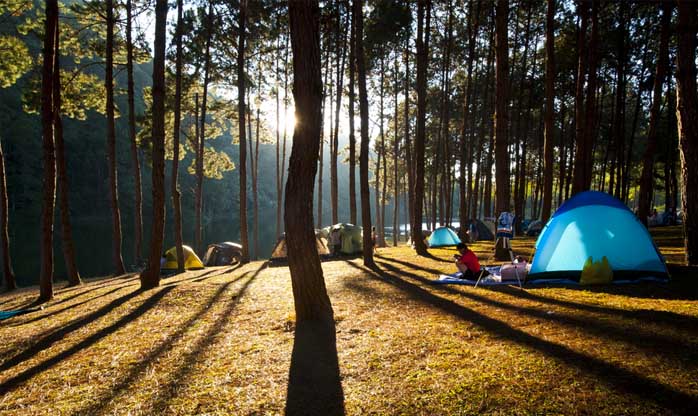 6 lugares próximos a SP perfeitos para acampar com os amigos