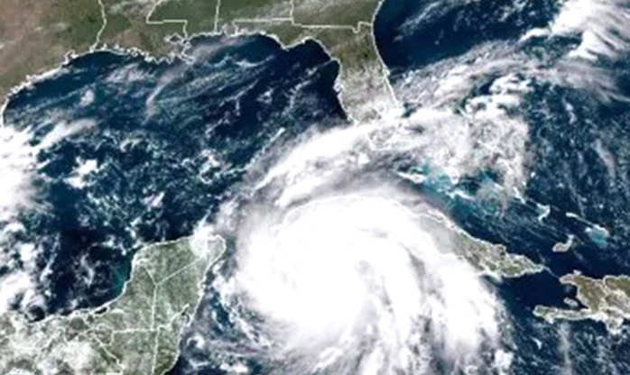 Flórida desocupa milhões de moradores para chegada do furacão Ian
