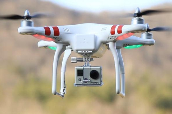 Drone faz 1ª entrega nos EUA e leva medicamentos a clínica rural