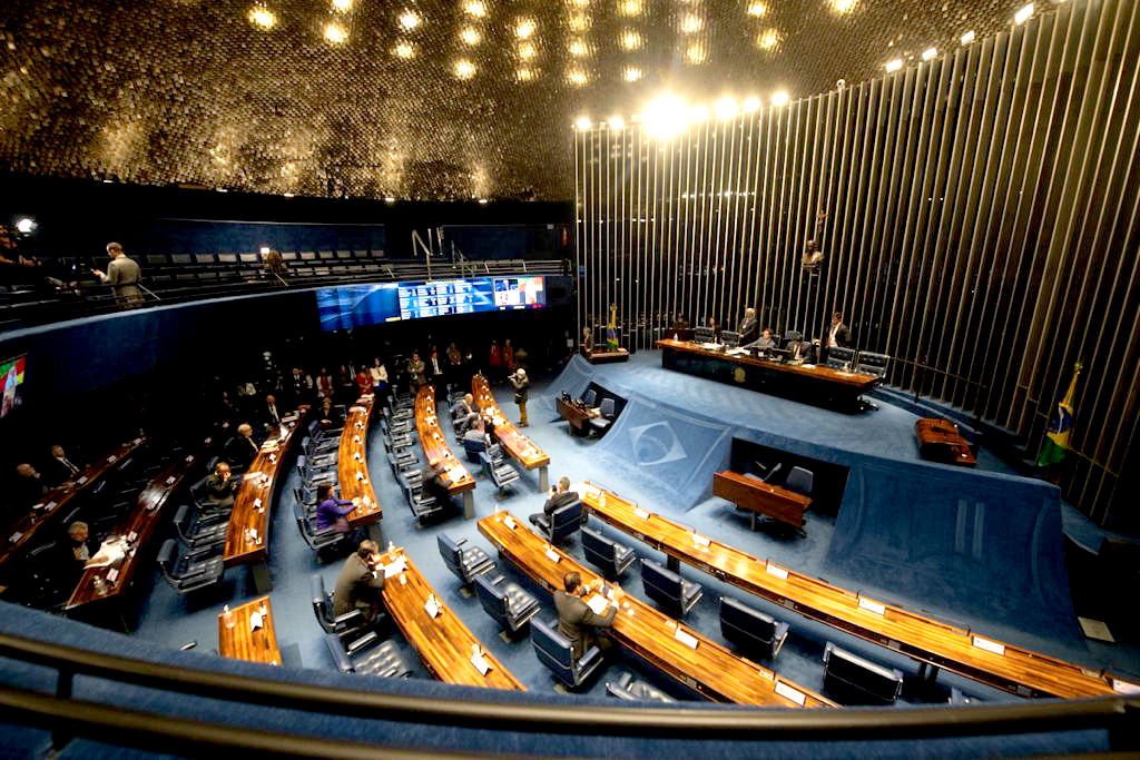 Senado aprova reestruturação de carreiras do serviço público federal