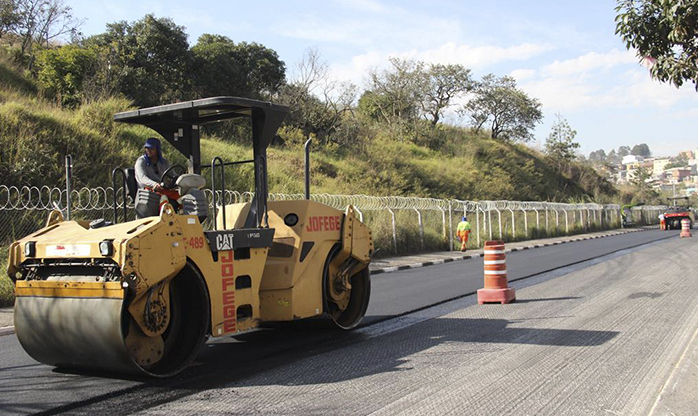 Prefeitura de Barueri executa 126 mil metros lineares de asfalto novo