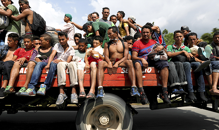 Caravana de migrantes chega à Cidade do México
