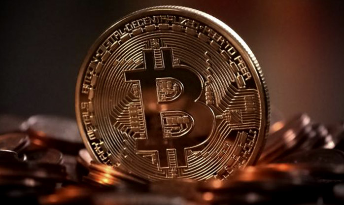 Bitcoin supera US$ 11 mil em meio a temor de que bolha exploda
