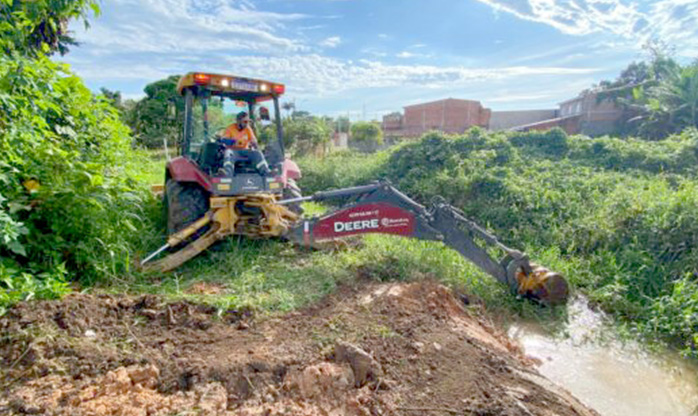 Prefeitura de Caraguatatuba continua instalação de novos tubos para melhorar drenagem nos bairros