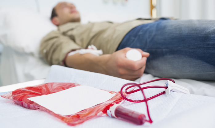 França autoriza doação de sangue por gays, mas impõe condições
