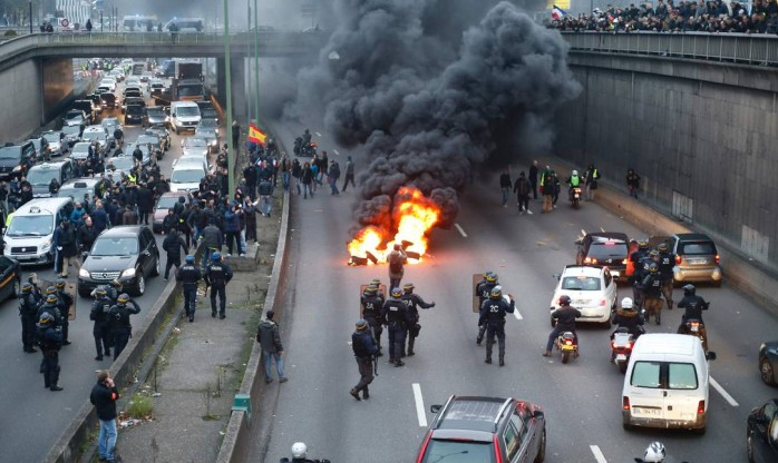 França tem protestos violentos de trabalhadores e estudantes nas últimas semanas