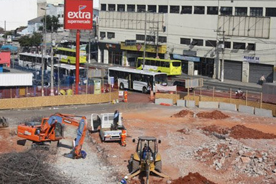 Prefeitura de Carapicuíba entrega pacote de obras no aniversário